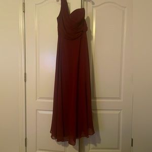 Wine Color bridesmaids dress, only worn once. ( has been altered to size 12)